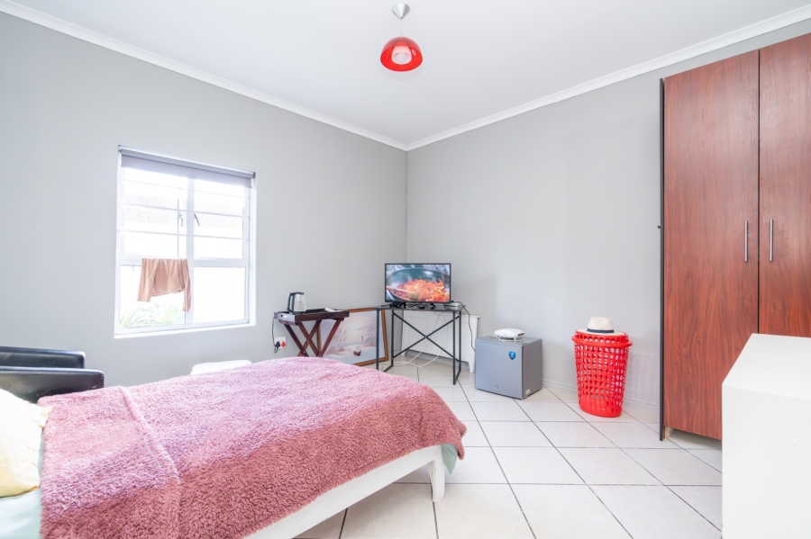 9 Bedroom Property for Sale in Country Club Western Cape